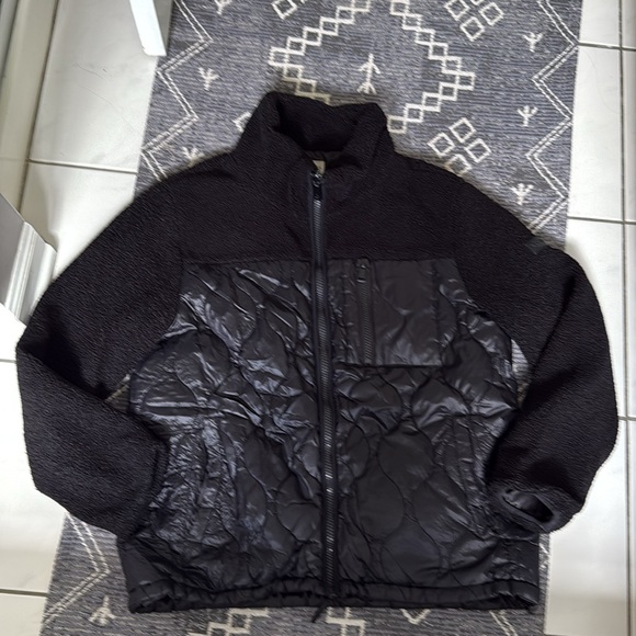 Koolaburra by Ugg Mixed Media Puff Quilted Sherpa Zip Up Jacket Black - Picture 2 of 8